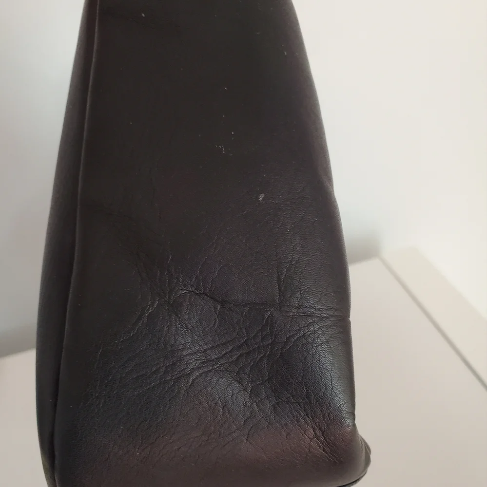 Le Donne Leather Side-Zip Shoulder Bag